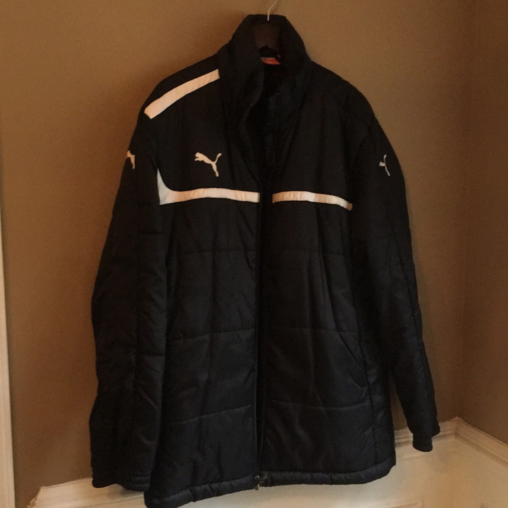 Puma soccer style warm jacket . Men’s medium.